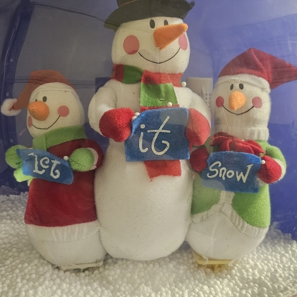 Gemmy Waterless Musical Christmas Snow Globe Let It Snow Happy Holidays 12” Tall - Picture 5 of 10